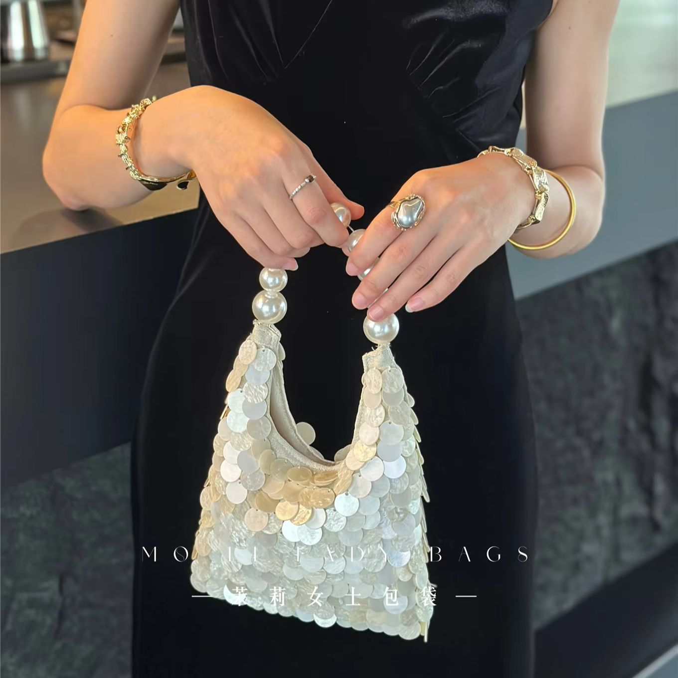 حقيبة يد نسائية مصنوعة يدويًا  - مراجعة Interior Design Elegant وسعره